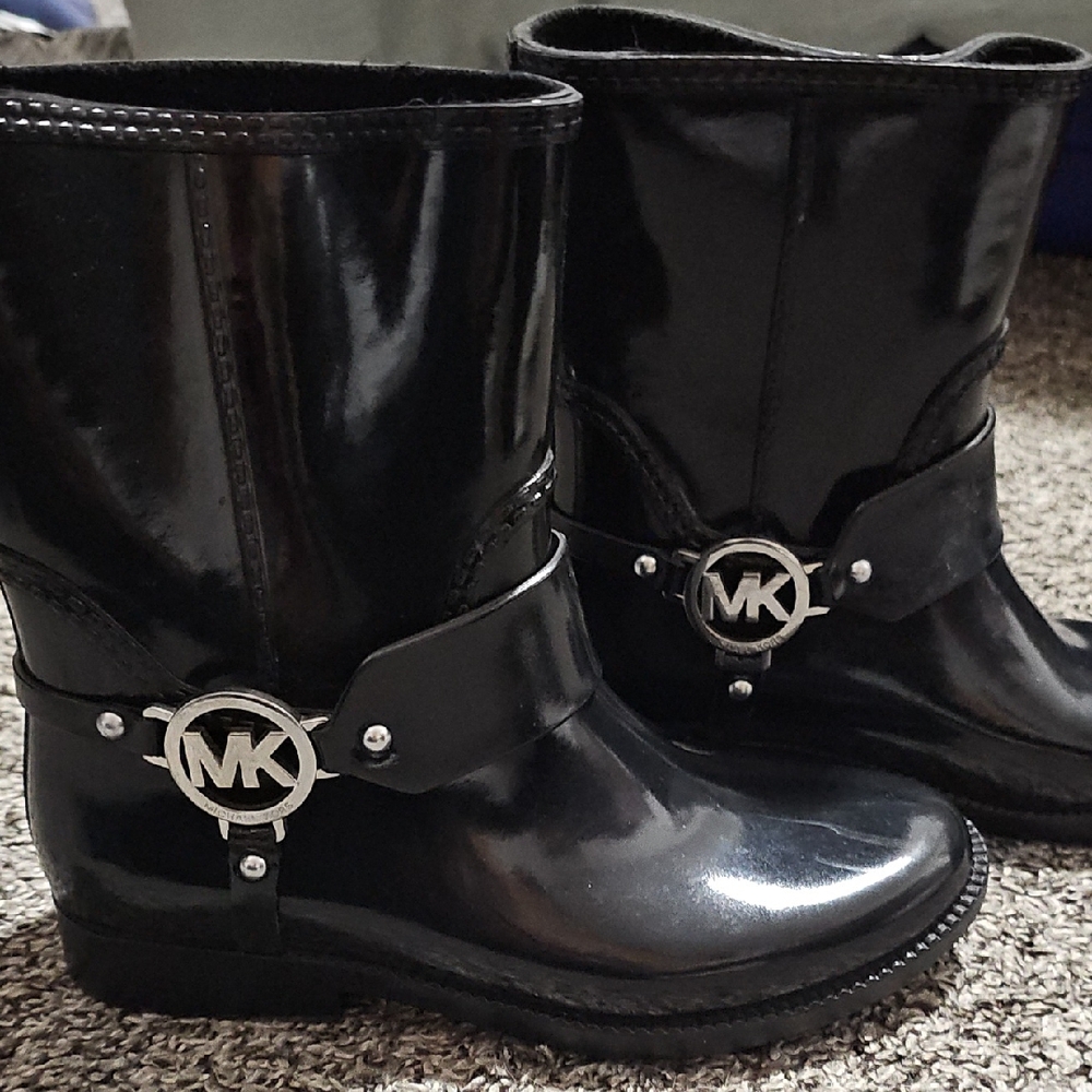 Michael Kors Shiny Black Boots with Logo Accent